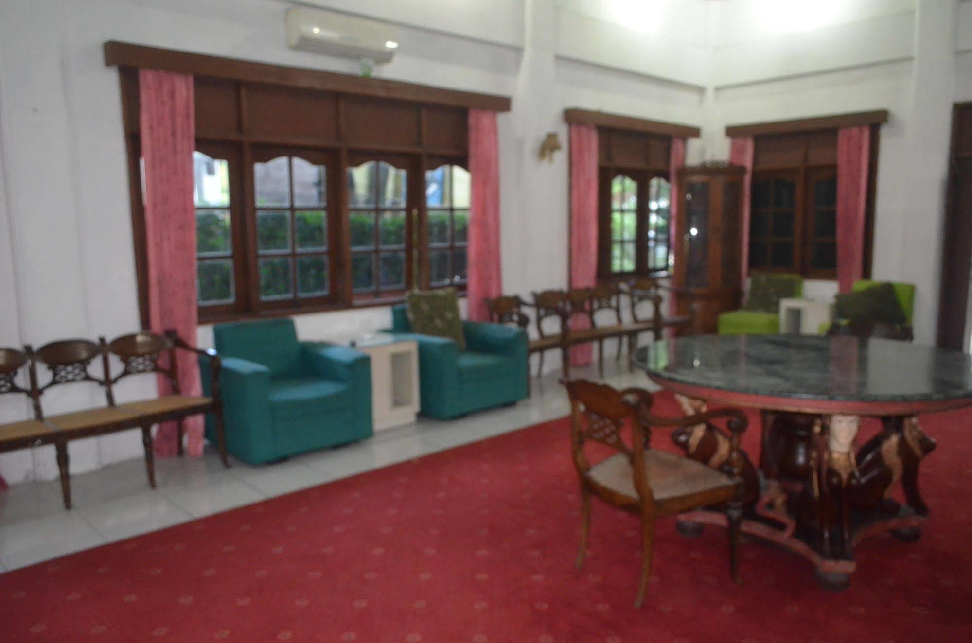 Sadinah Sahid Josodipuro Hotel Colomadu 外观 照片