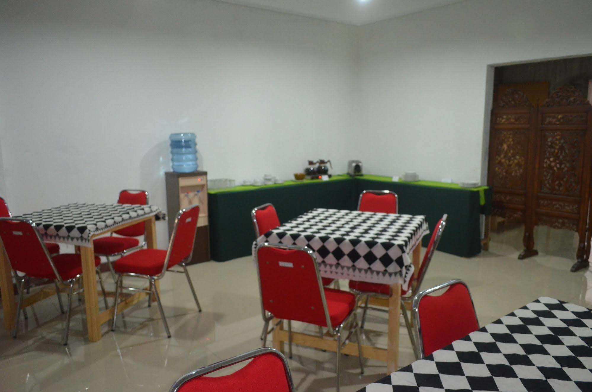 Sadinah Sahid Josodipuro Hotel Colomadu 外观 照片