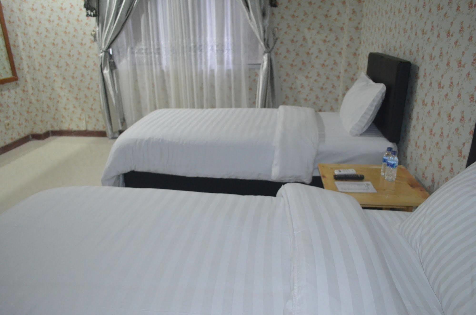 Sadinah Sahid Josodipuro Hotel Colomadu 外观 照片