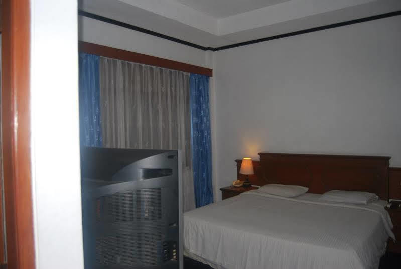 Sadinah Sahid Josodipuro Hotel Colomadu 外观 照片